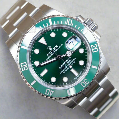 2019 ROLEX 116610LV Submariner 40mm Hulk